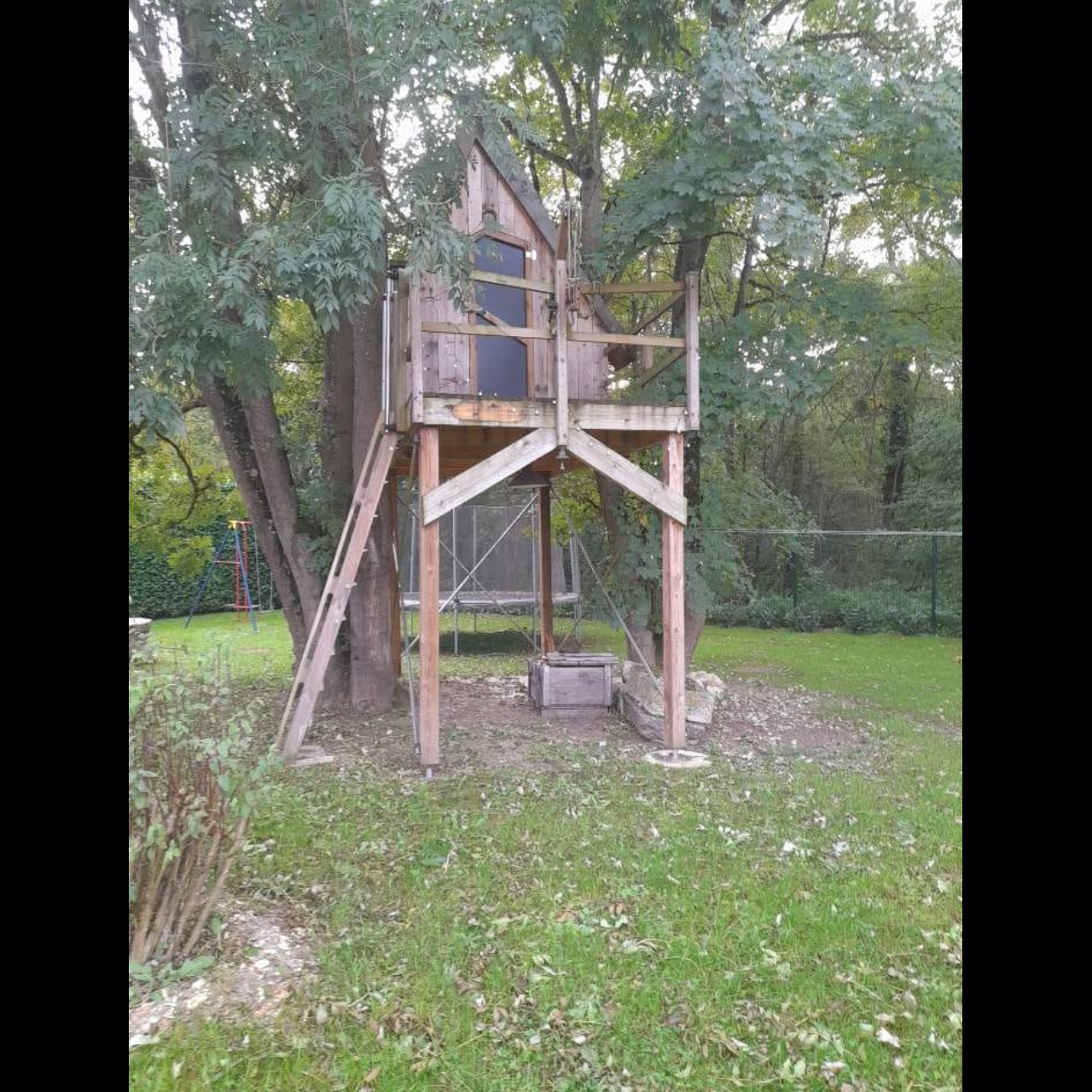 Image de l'annonce IDEAL PROPRIETAIRES DE CHEVAUX Maison forestière avec 2 boxes, paddock, dépendances et puits