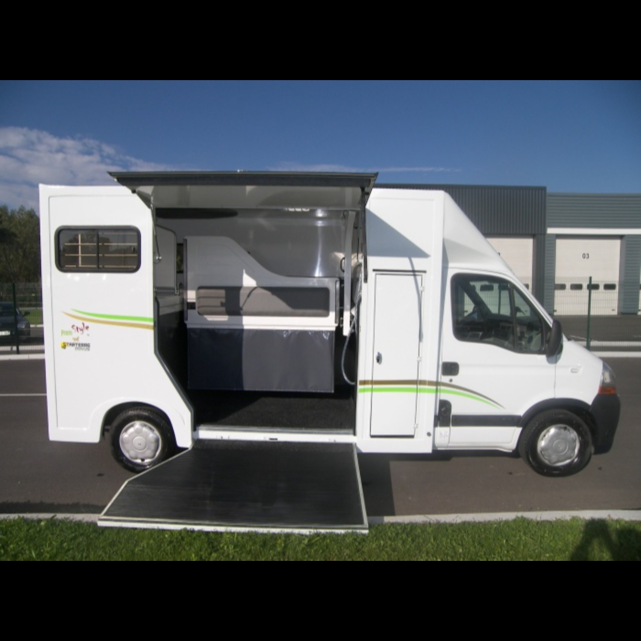 Image de l'annonce Camion chevaux Renault Master DCI 150 cv