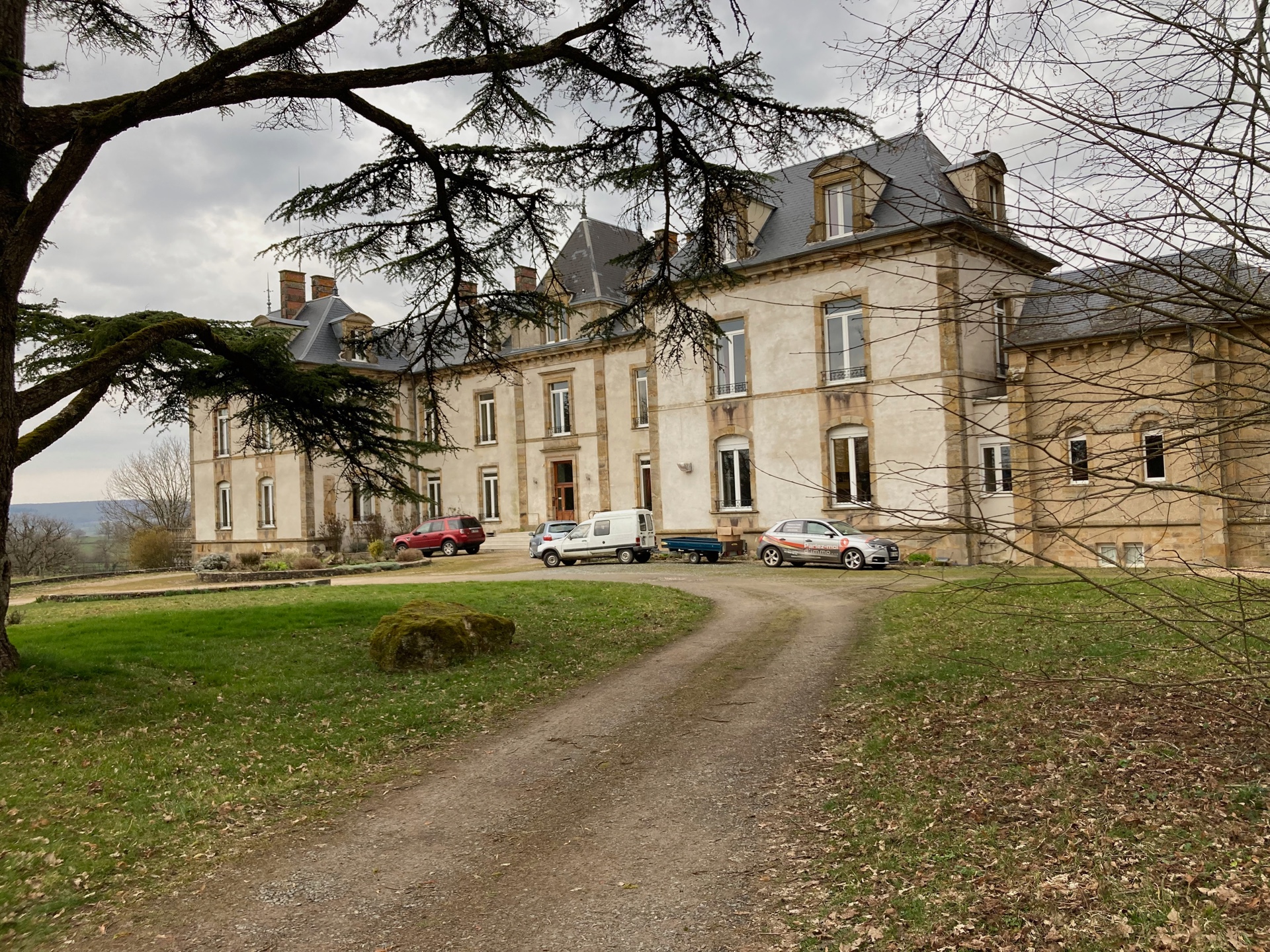 Image de l'annonce Magnifique Château du XIXème siècle sur 4,6 ha avec 4 boxes