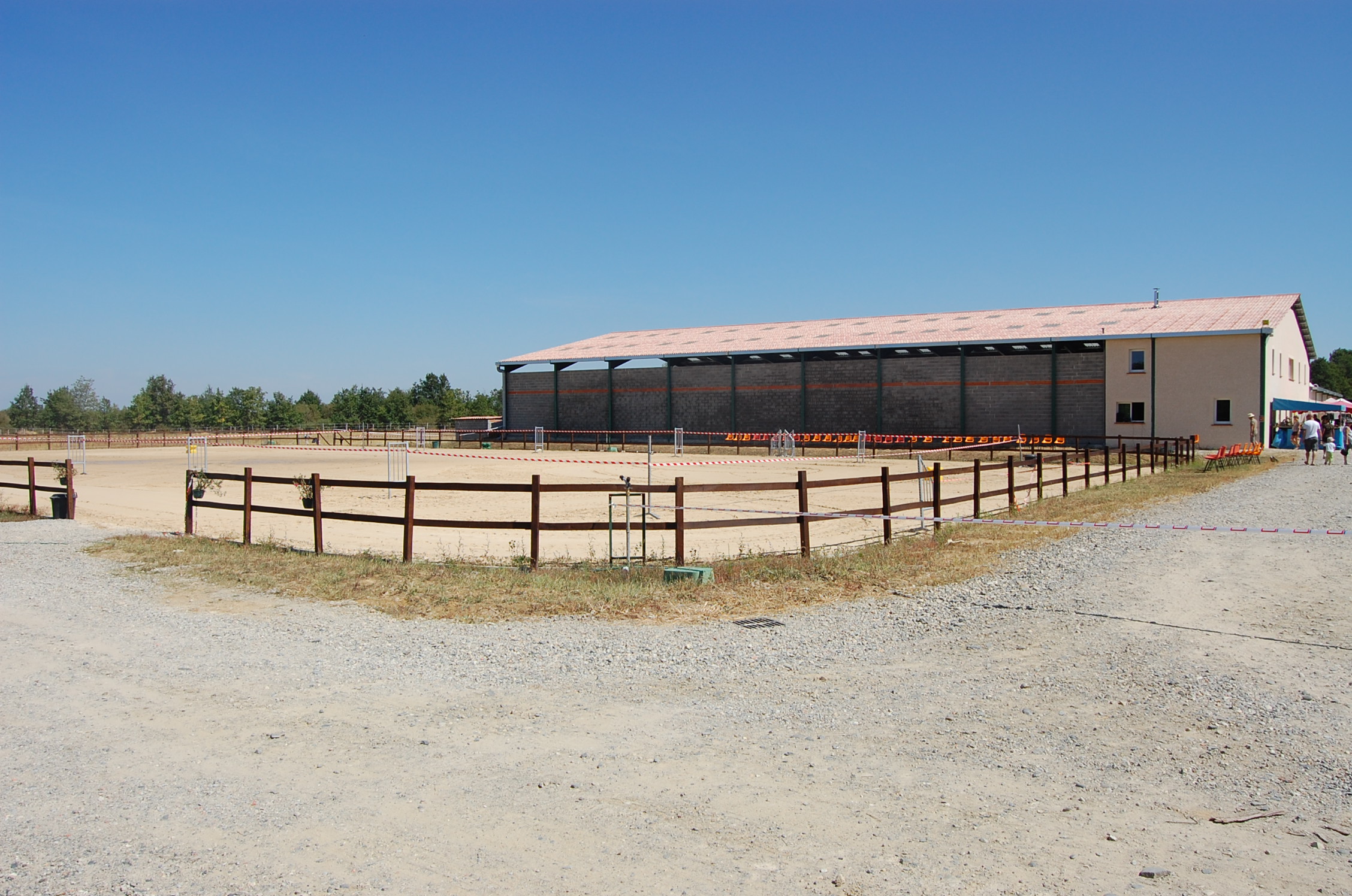 Image de l'annonce Location  ecurie 16/8 boxes avec appartement entre Toulouse et Montauban