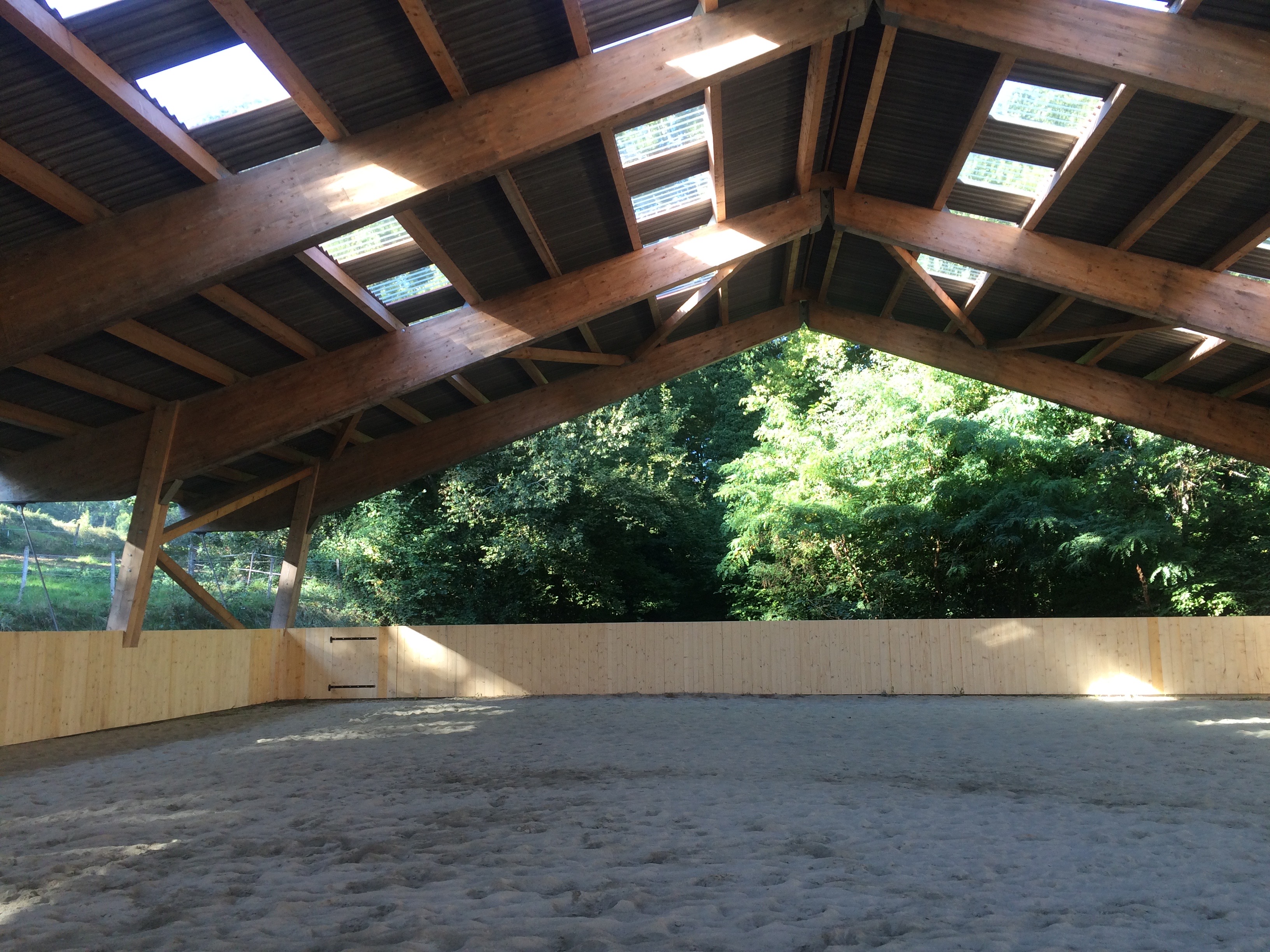 Image de l'annonce Pension cheval en box avec terrasse avec sorties au paddock